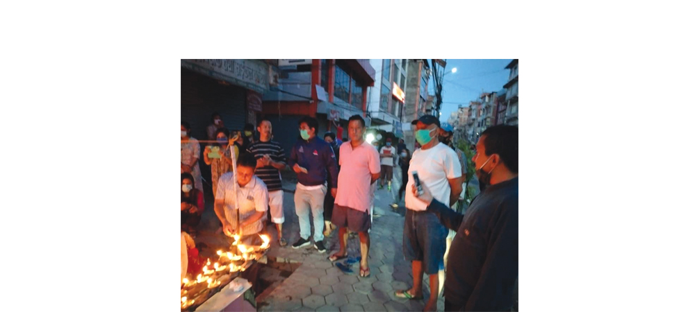 महावीर क्लबद्वारा पूर्वराजाको स्मृतिमा दिप प्रज्वलन