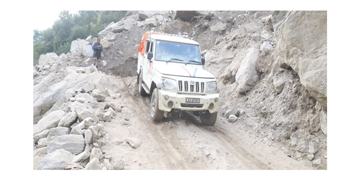 न हिउँद, न वर्षामा सुरक्षित छ मनाङको सडक