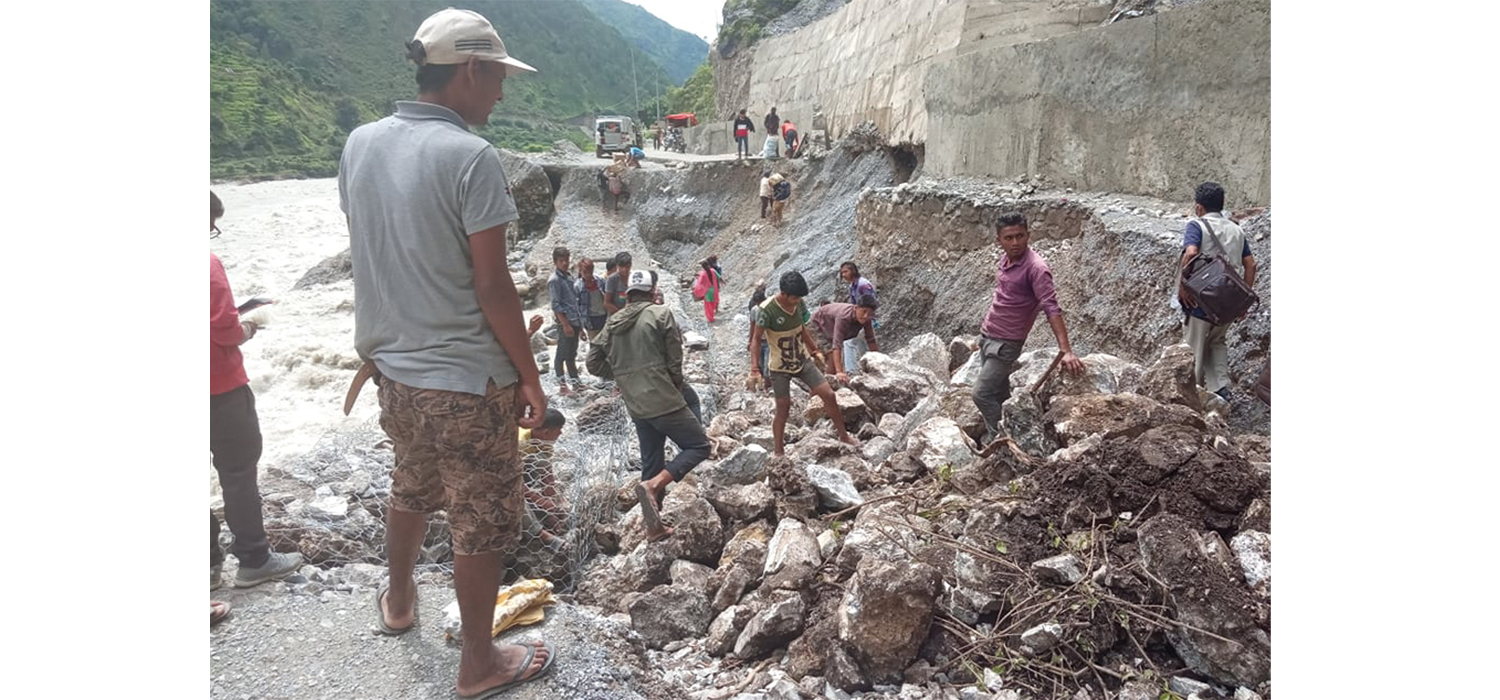 बझाङबासीलाई कोरोनाभन्दा बाढीको त्रास