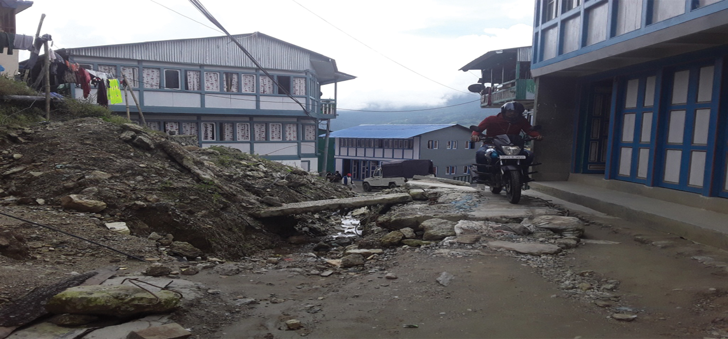 सोलुखुम्बु सदरमुकाम सल्लेरी बजारको सडक निर्माण कार्य पुनः सुरु