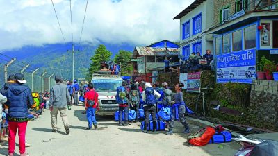 सोलुमा सवारीभाडा मनोमानी, ठगिँदै पर्यटक